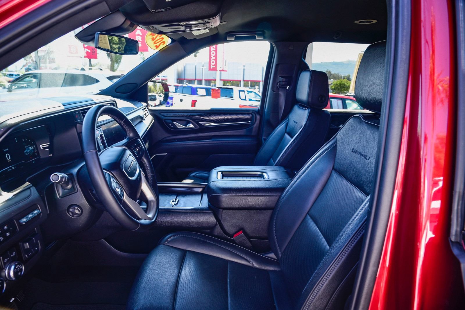 Used 2024 GMC Yukon Denali image 22