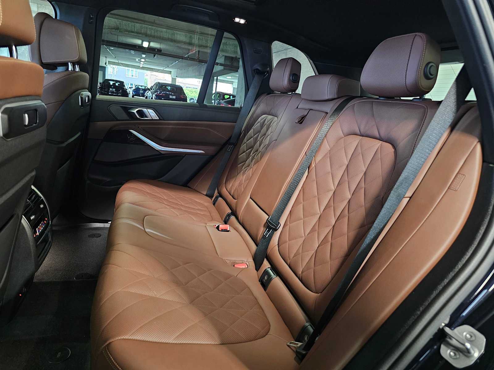 Used 2024 BMW X5 xDrive50e w/ M Sport Package AWD/4WD image 29