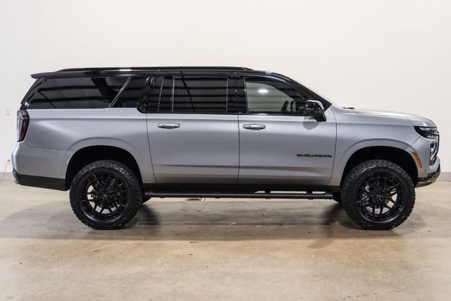 Used 2026 Chevrolet Suburban Z71 w/ Comfort Package AWD/4WD image 6