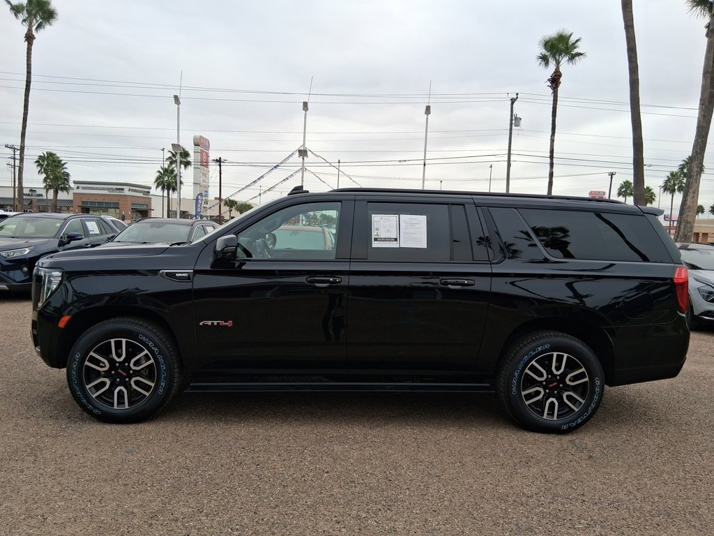 Used 2023 GMC Yukon XL AT4 w/ AT4 Premium Package image 4