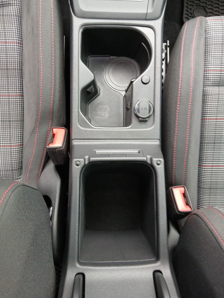 Used 2022 Volkswagen GTI SE image 27