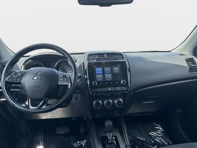 Used 2025 Mitsubishi Outlander Sport AWD image 13