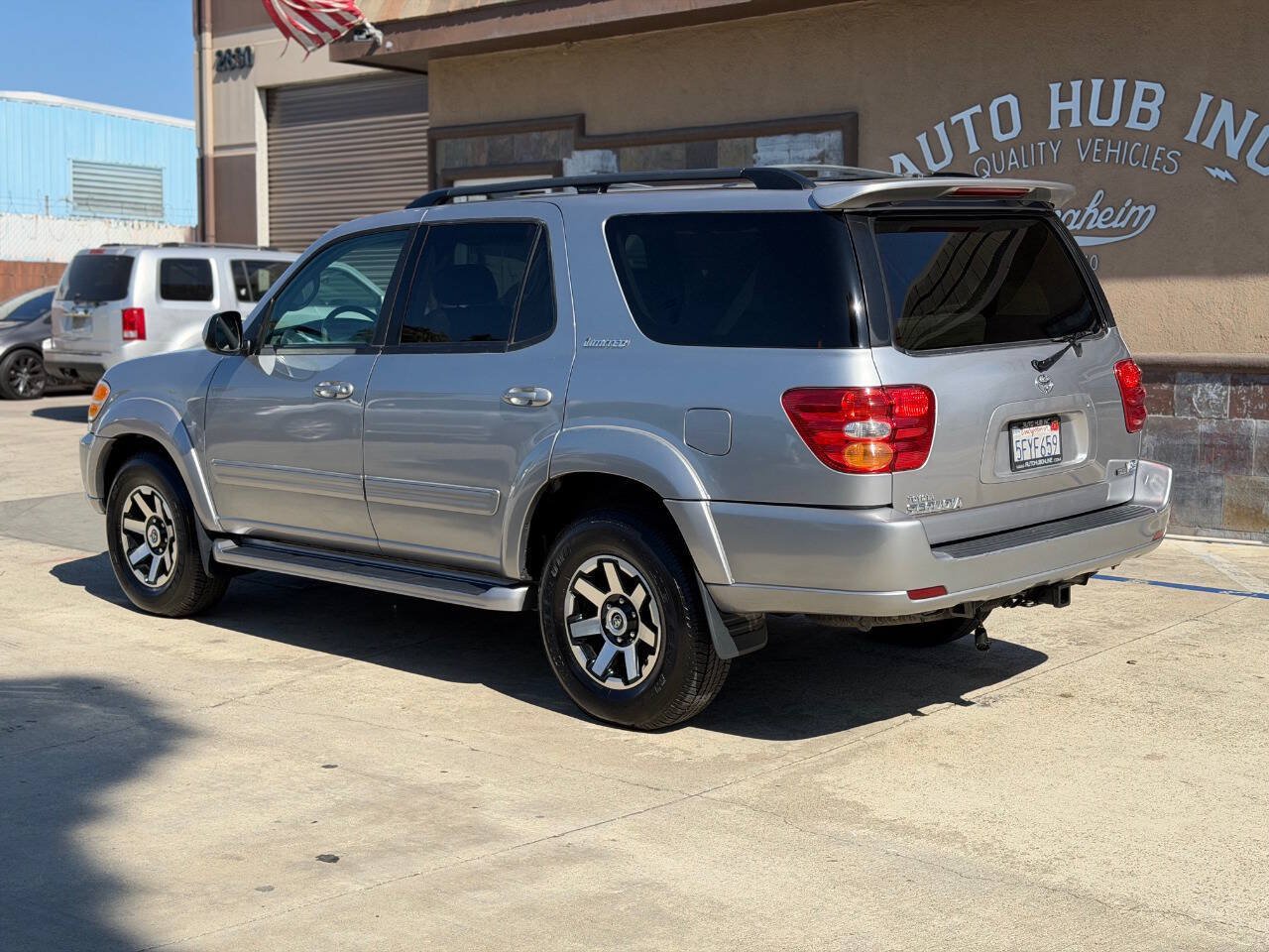 Used 2004 Toyota Sequoia Limited RWD image 7