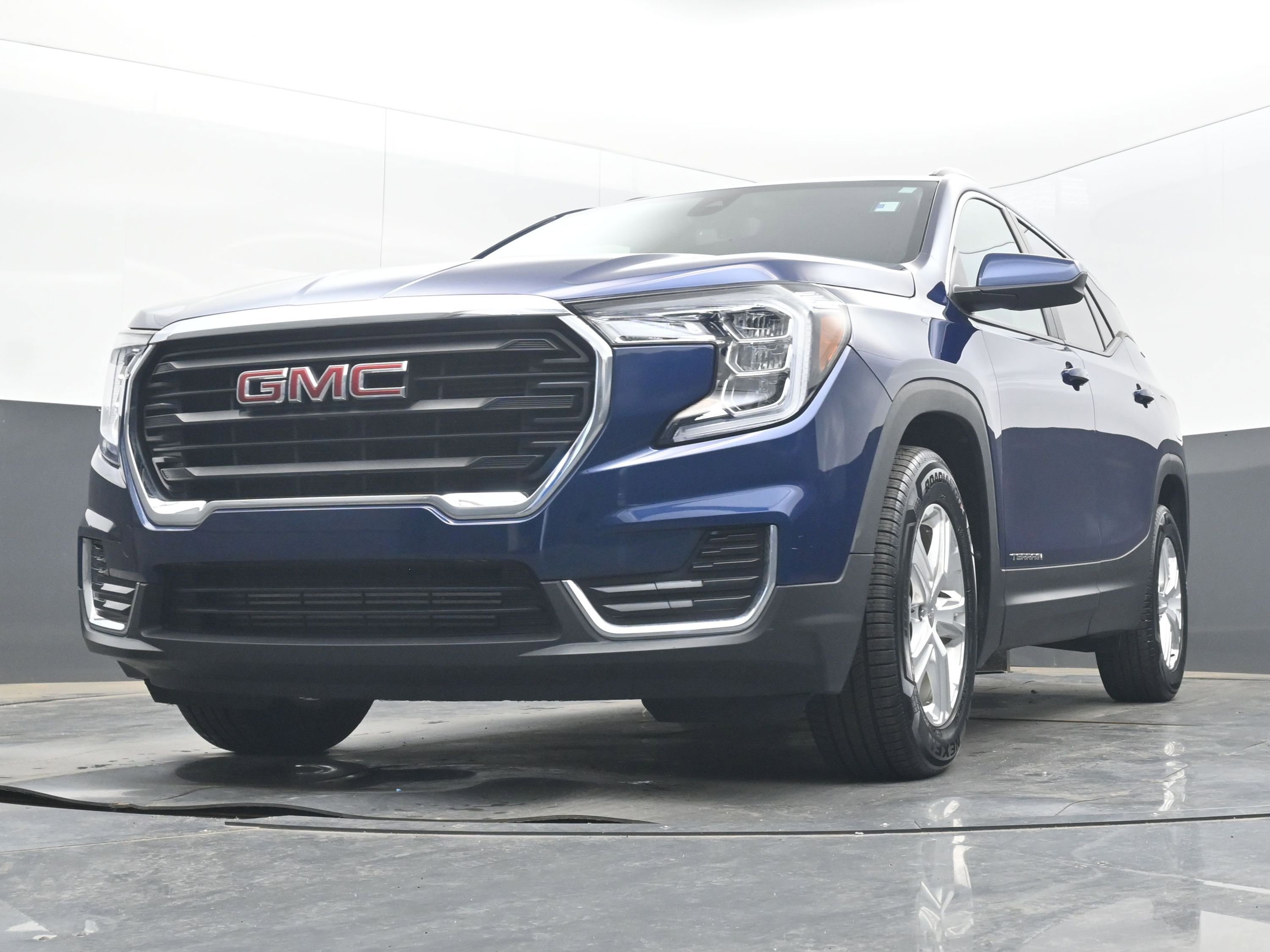 Certified 2022 GMC Terrain SLE w/ Driver Convenience Package FWD image 25