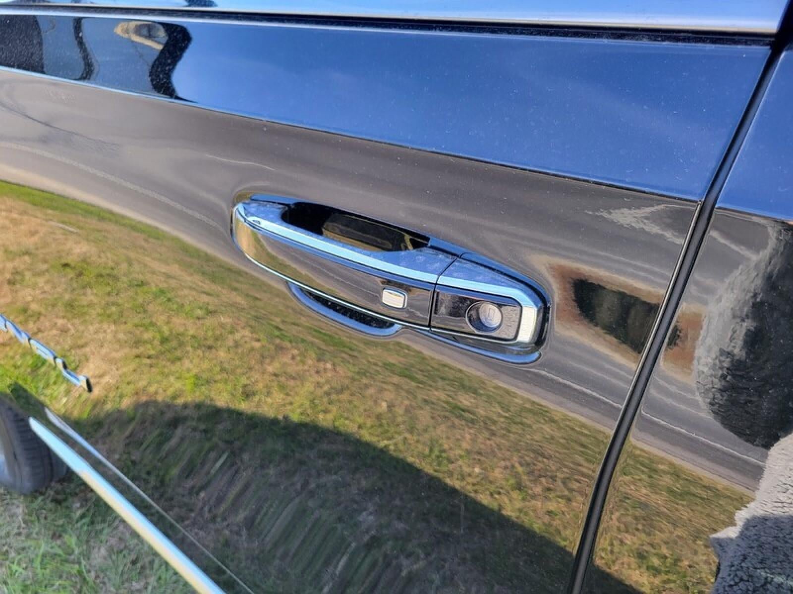 New 2026 GMC Yukon XL Denali w/ Denali Reserve Package RWD image 11