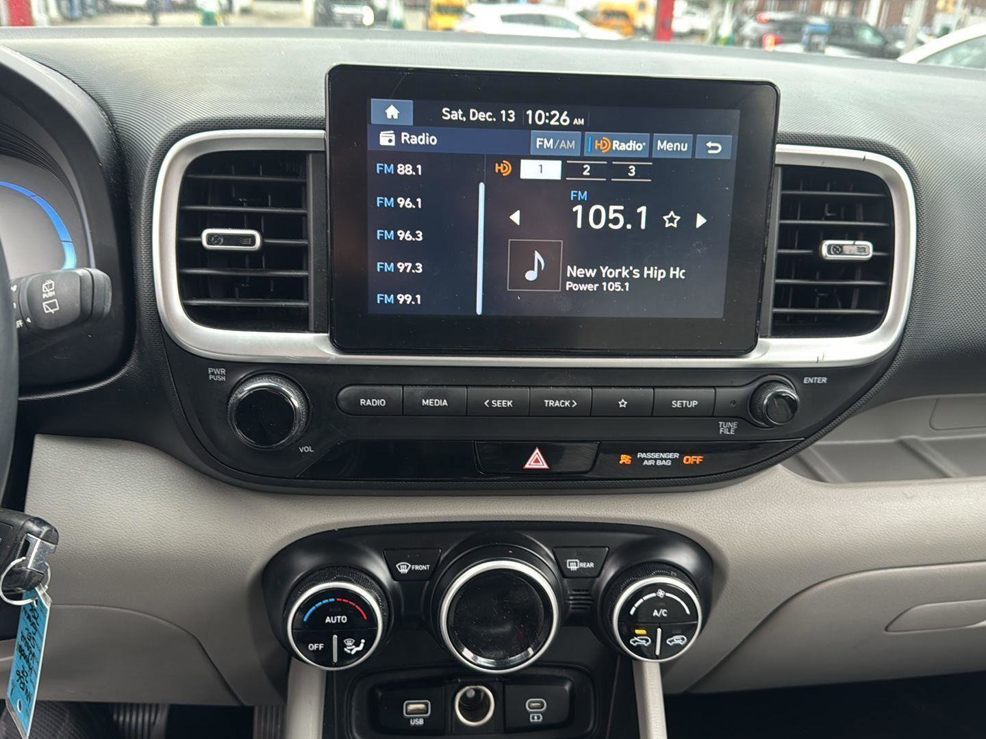 Used 2023 Hyundai Venue SEL w/ Cargo Package image 25