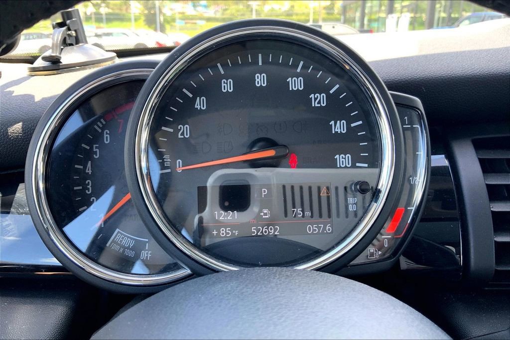 Used 2019 MINI Cooper 2-Door Hardtop w/ Signature Upholstery Package FWD image 17