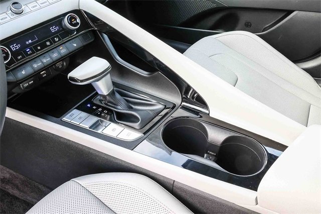Certified 2023 Hyundai Elantra Limited image 22