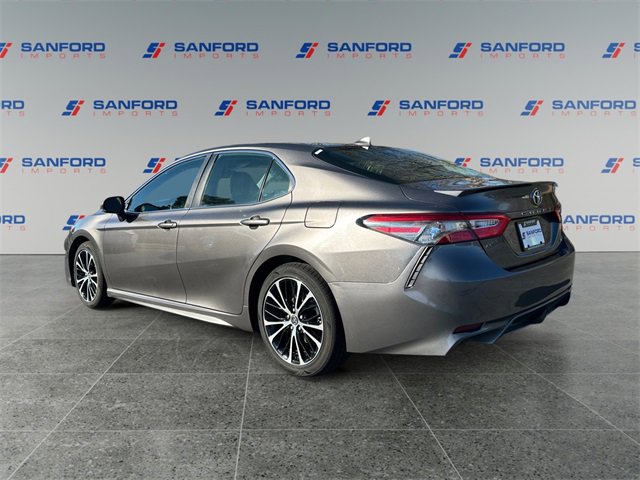 Used 2019 Toyota Camry SE w/ Convenience Package image 3