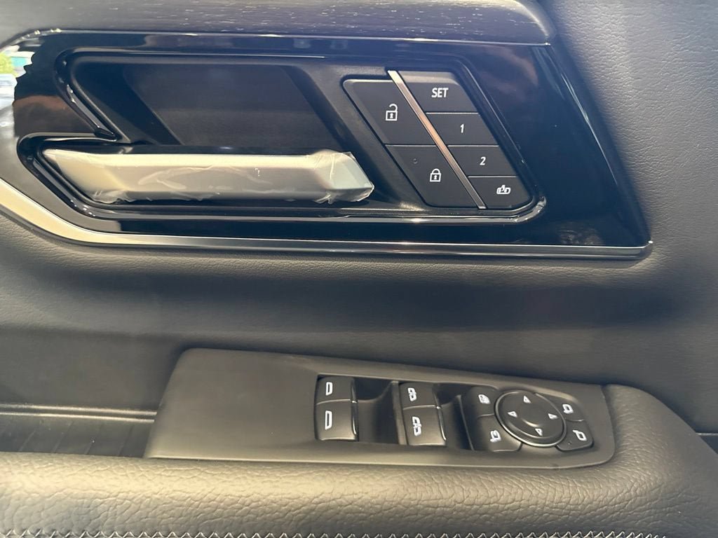 New 2026 GMC Yukon Denali w/ Advanced Technology Package AWD/4WD image 25