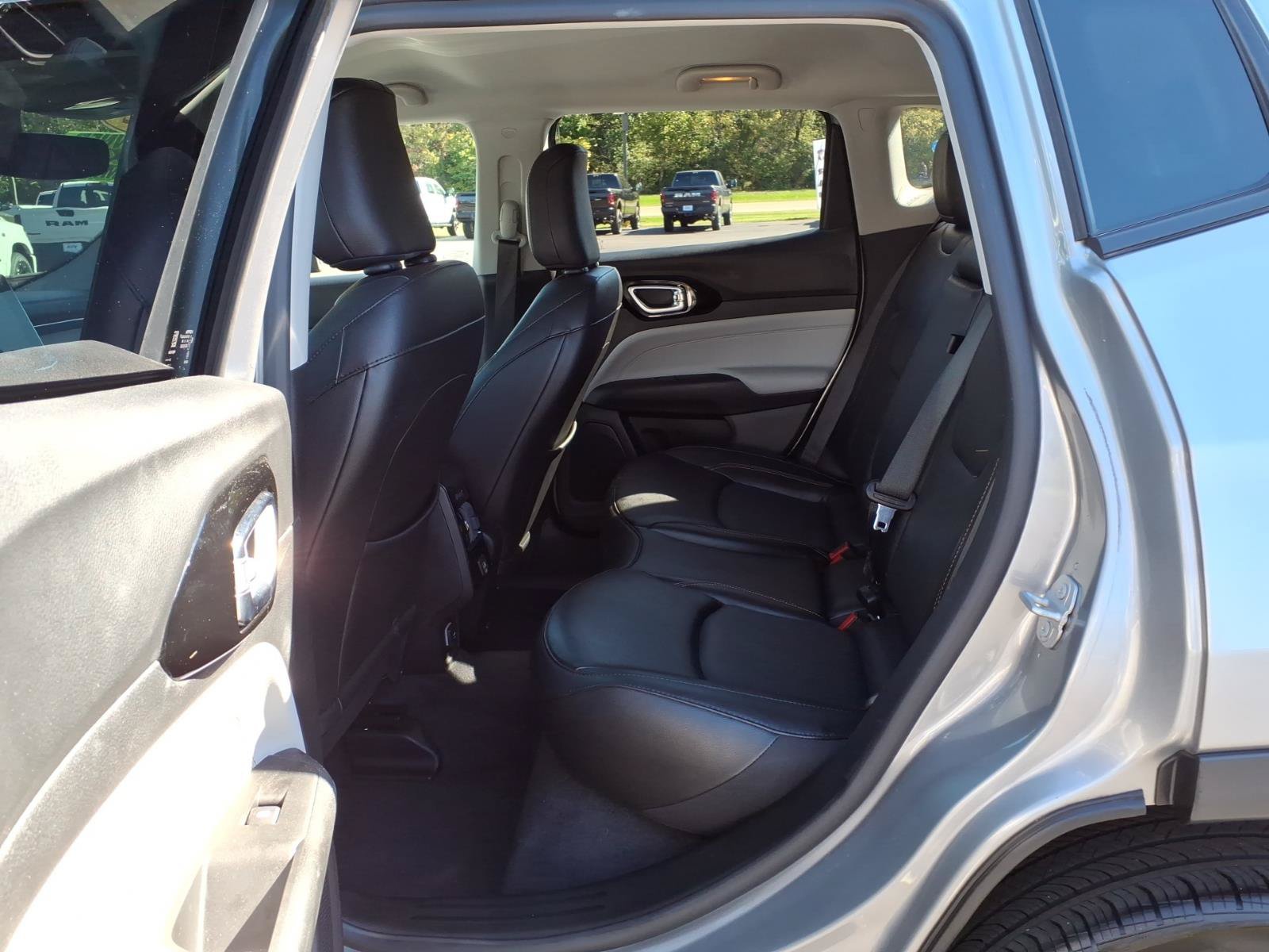 Certified 2022 Jeep Compass Limited AWD/4WD image 30