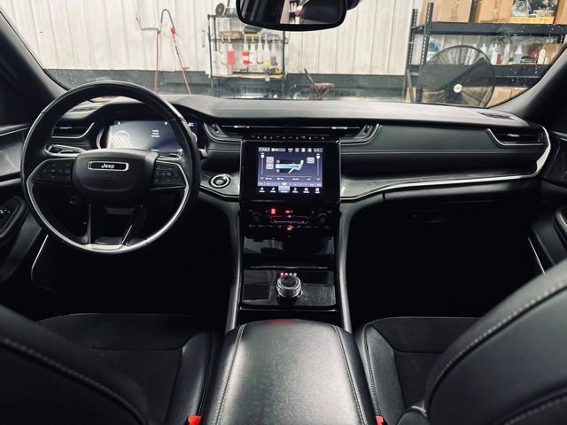 Used 2022 Jeep Grand Cherokee Altitude image 22