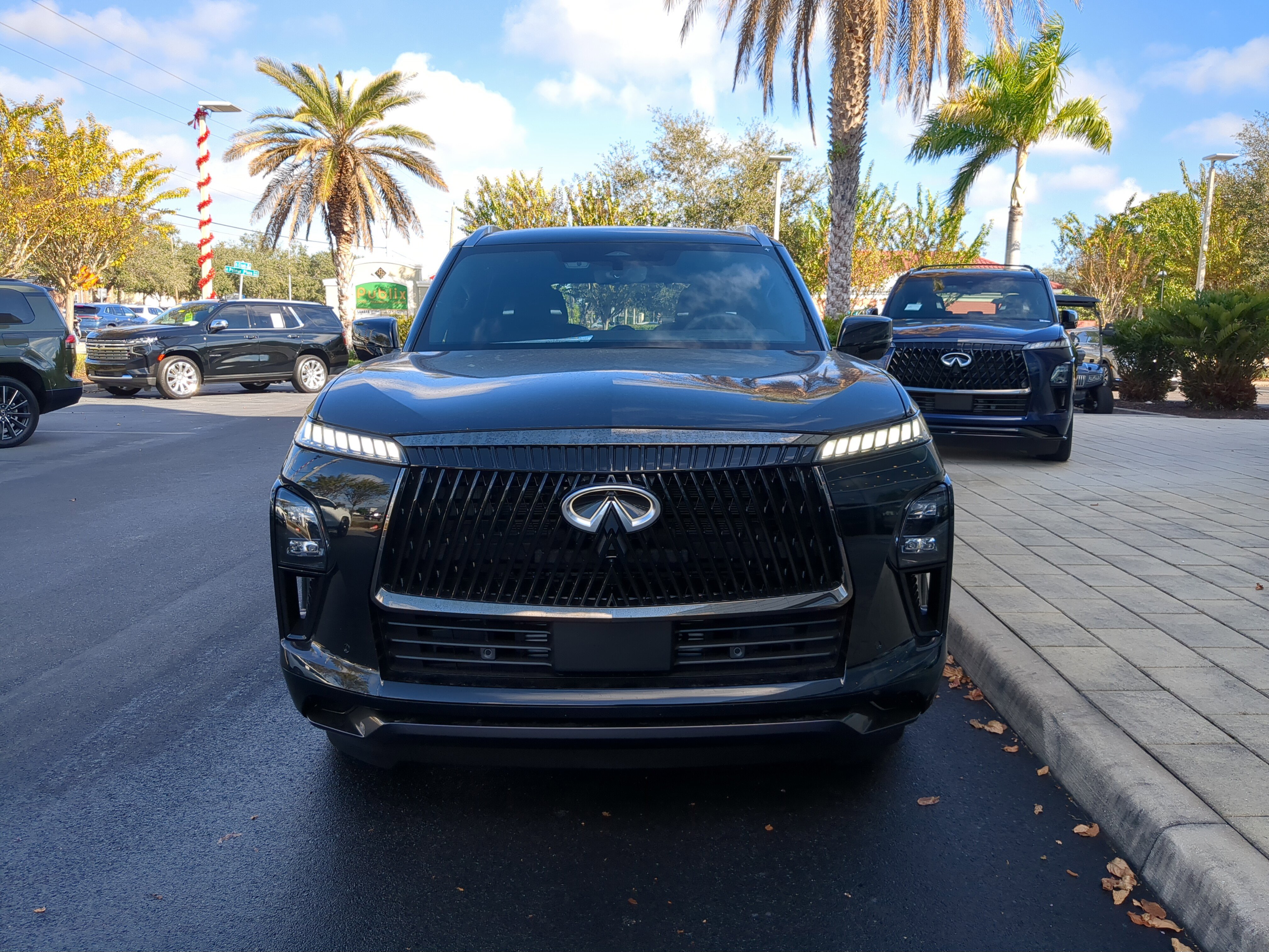 New 2026 INFINITI QX80 Autograph w/ Premium Cargo Package image 2