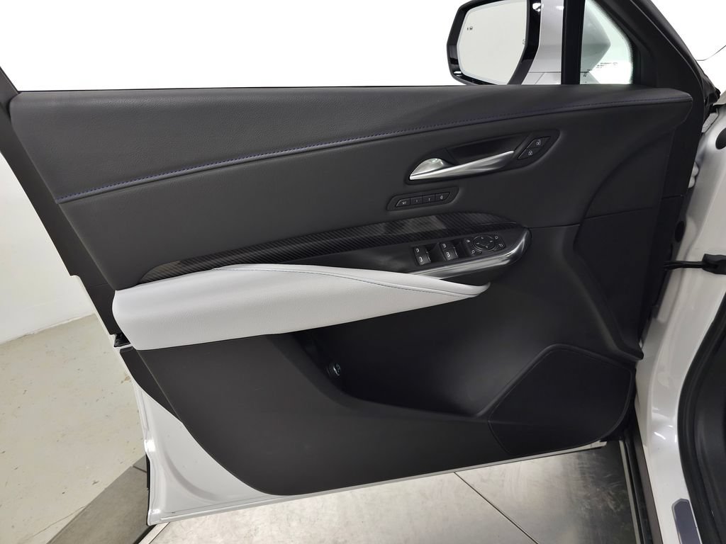 Used 2025 Cadillac XT4 Sport FWD image 13
