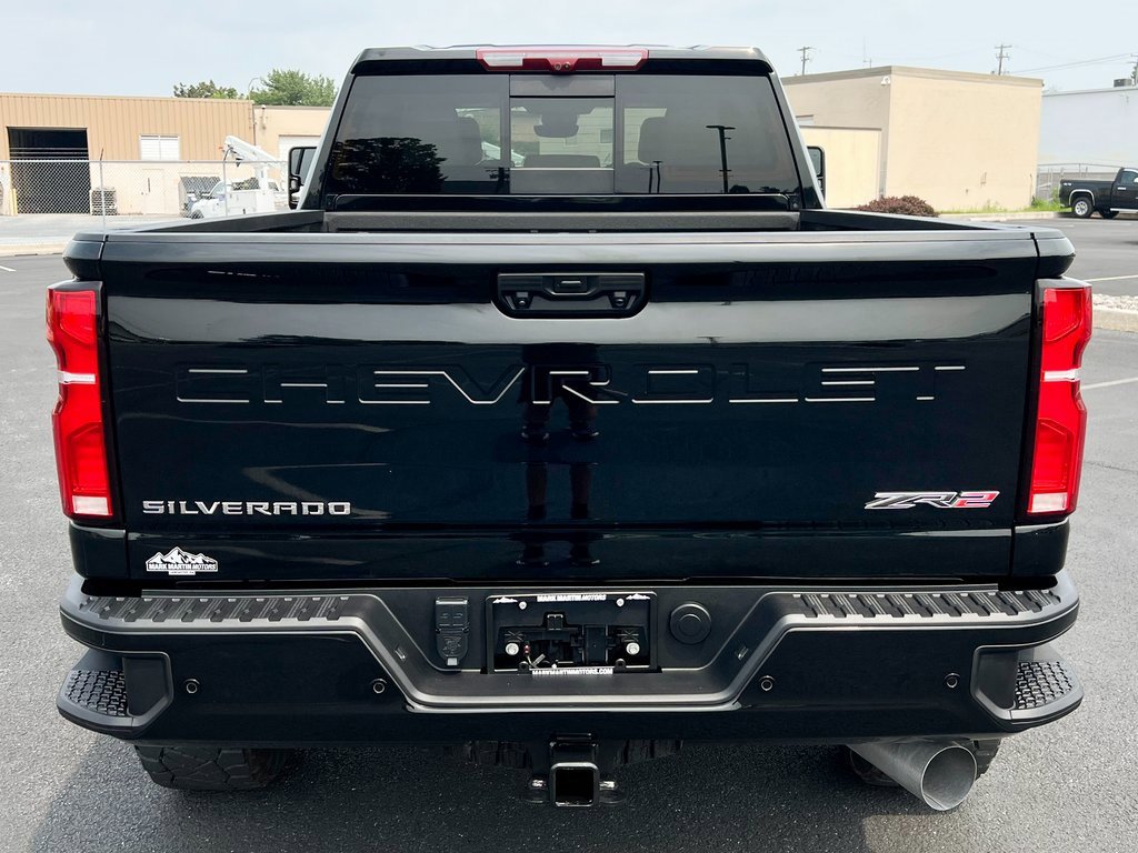 Used 2025 Chevrolet Silverado 2500 ZR2 w/ Technology Package image 12