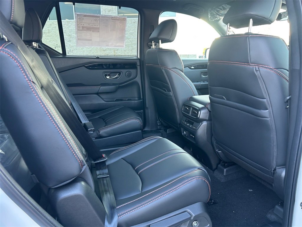 New 2025 Honda Pilot TrailSport image 19