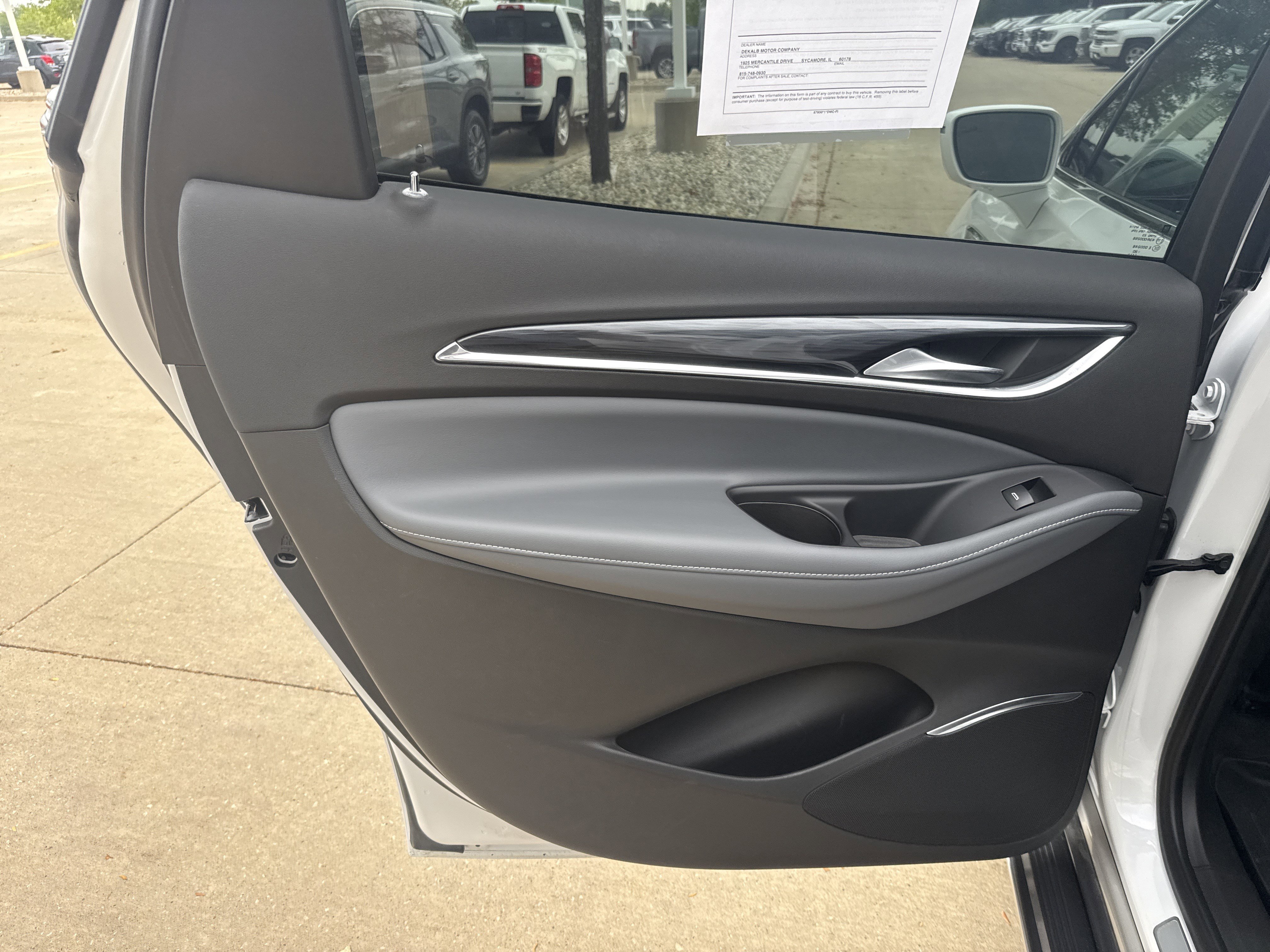 Used 2020 Buick Enclave Essence w/ Sound and Sites Package image 10