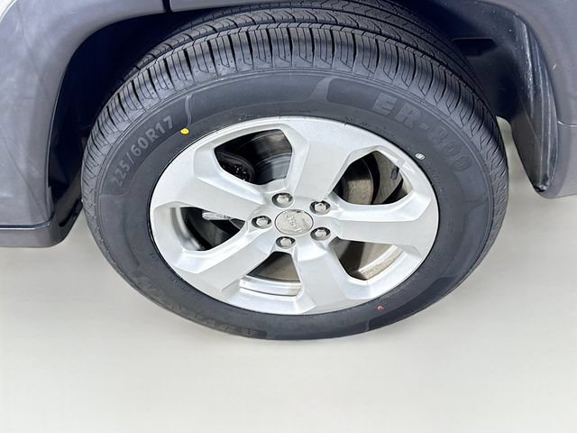 Used 2020 Jeep Compass Latitude w/ Popular Equipment Group FWD image 28