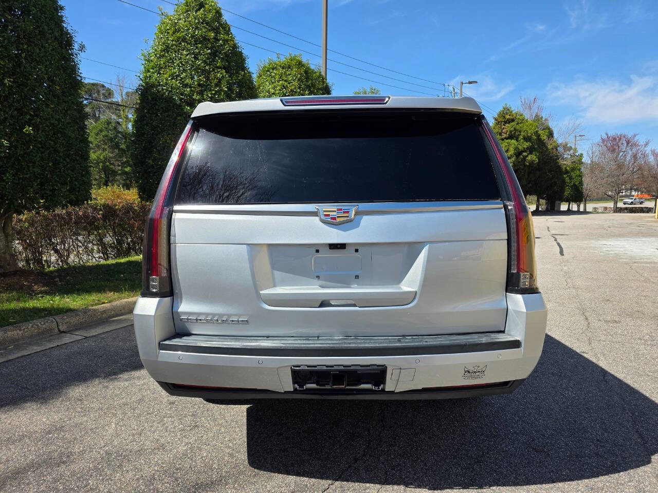 Used 2019 Cadillac Escalade ESV Luxury image 4