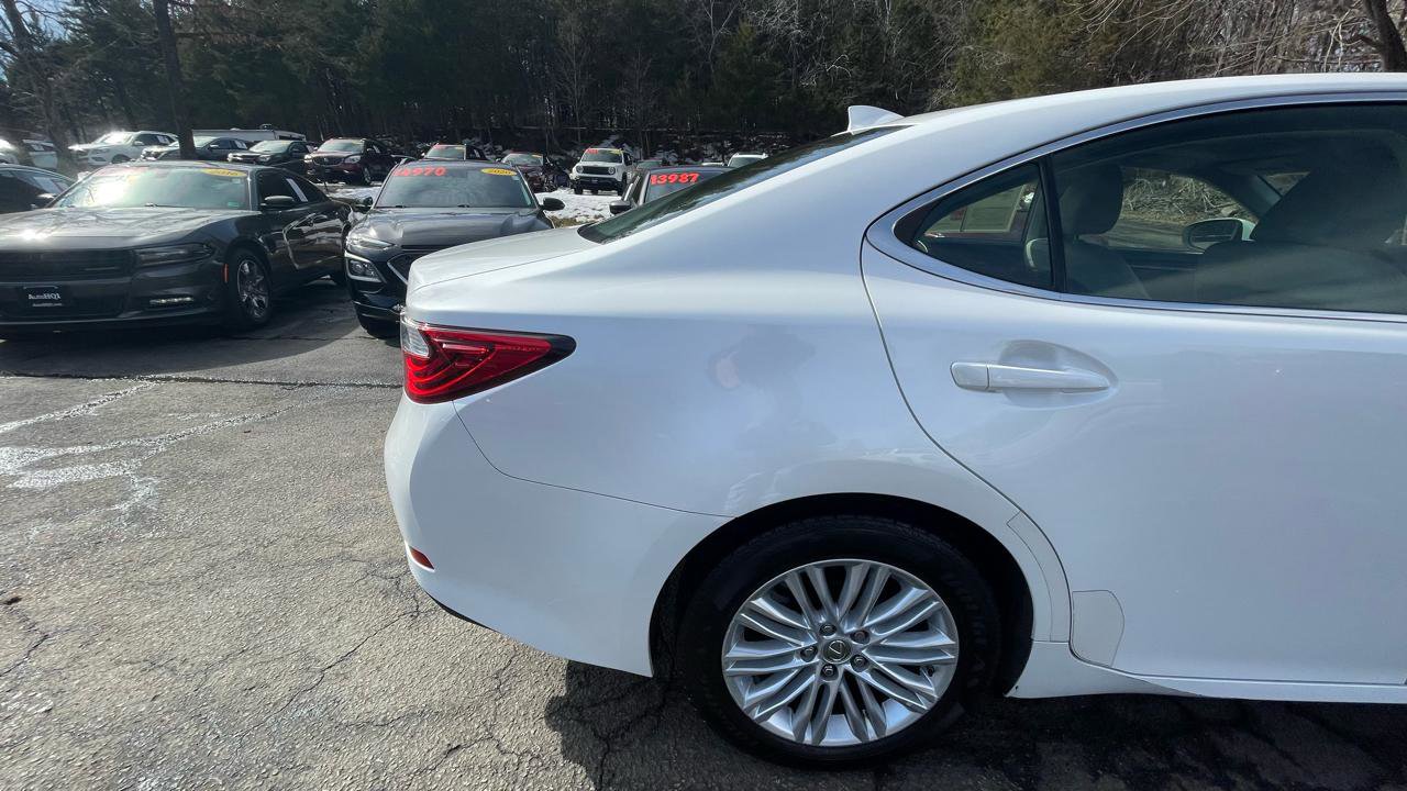 Used 2015 Lexus ES 350 w/ Luxury Package image 9