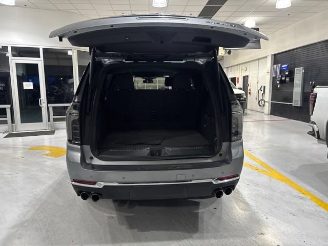 Used 2025 Chevrolet Suburban Premier AWD/4WD image 45