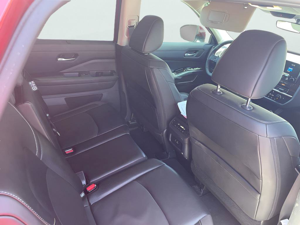 Certified 2024 Nissan Pathfinder SL FWD image 11
