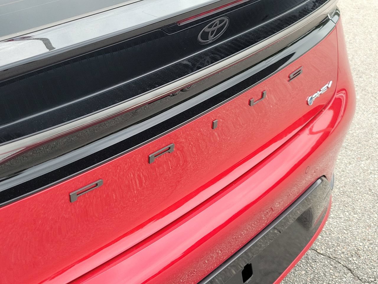 New 2026 Toyota Prius Plug-In Hybrid FWD image 6