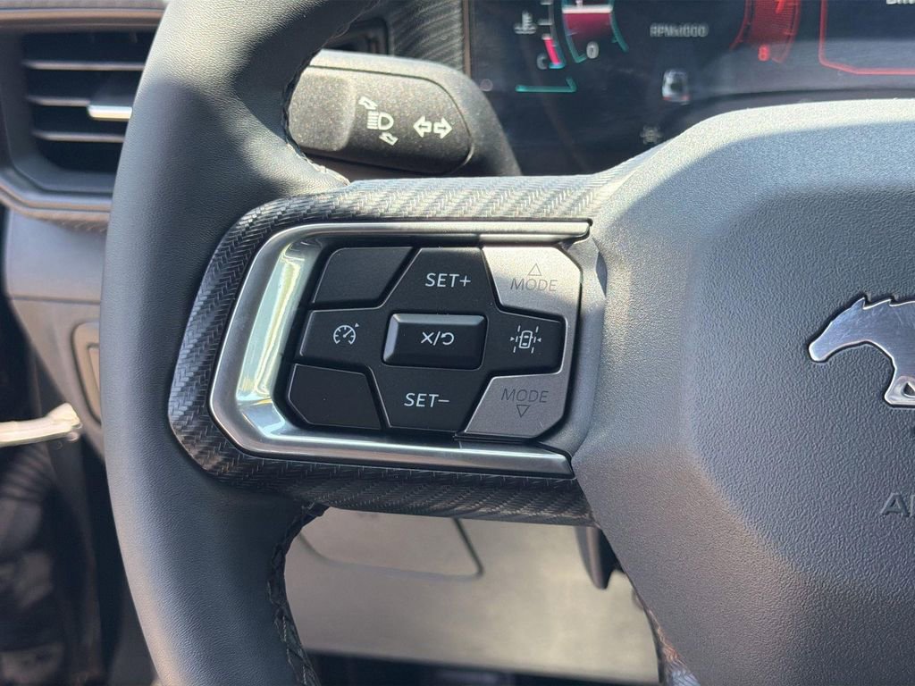 Used 2025 Ford Mustang Convertible RWD image 8