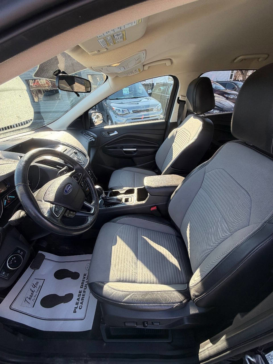 Used 2017 Ford Escape SE w/ SE Sport Appearance Package AWD/4WD image 19