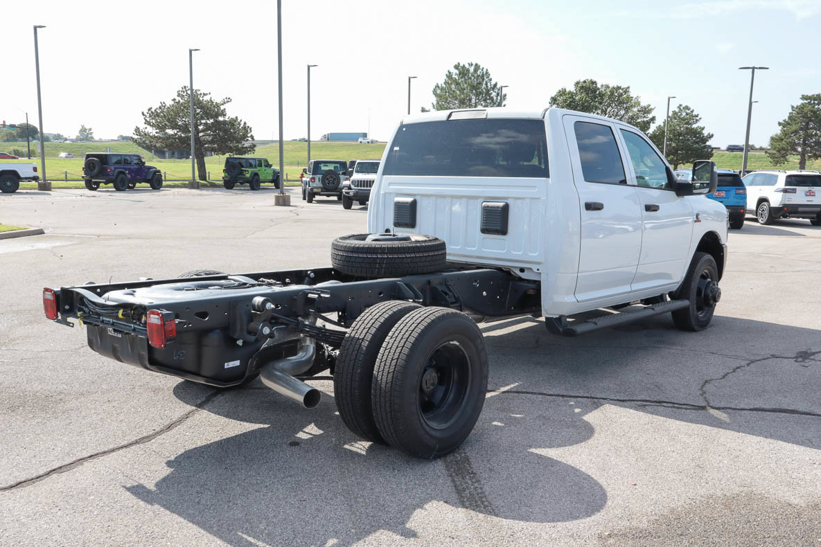 New 2027 RAM 3500 Tradesman AWD/4WD image 4
