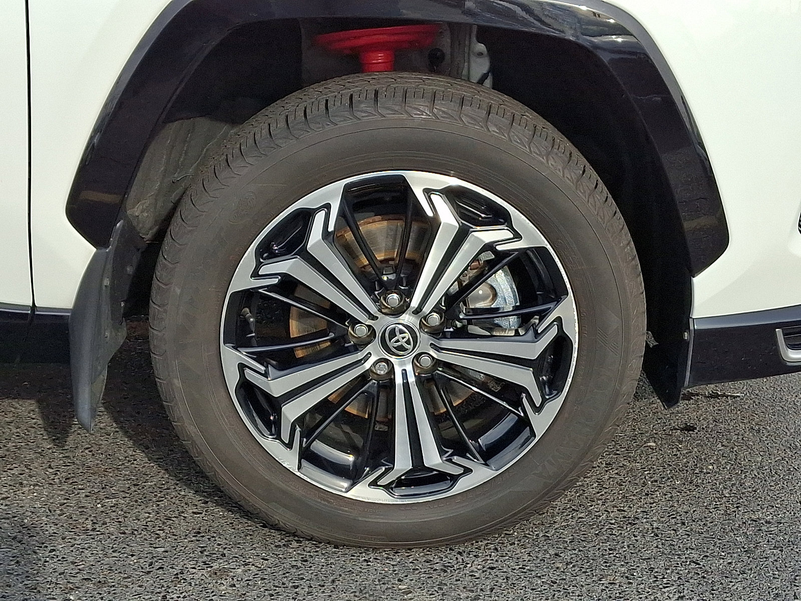 Used 2024 Toyota RAV4 XSE w/ Premium Package image 8