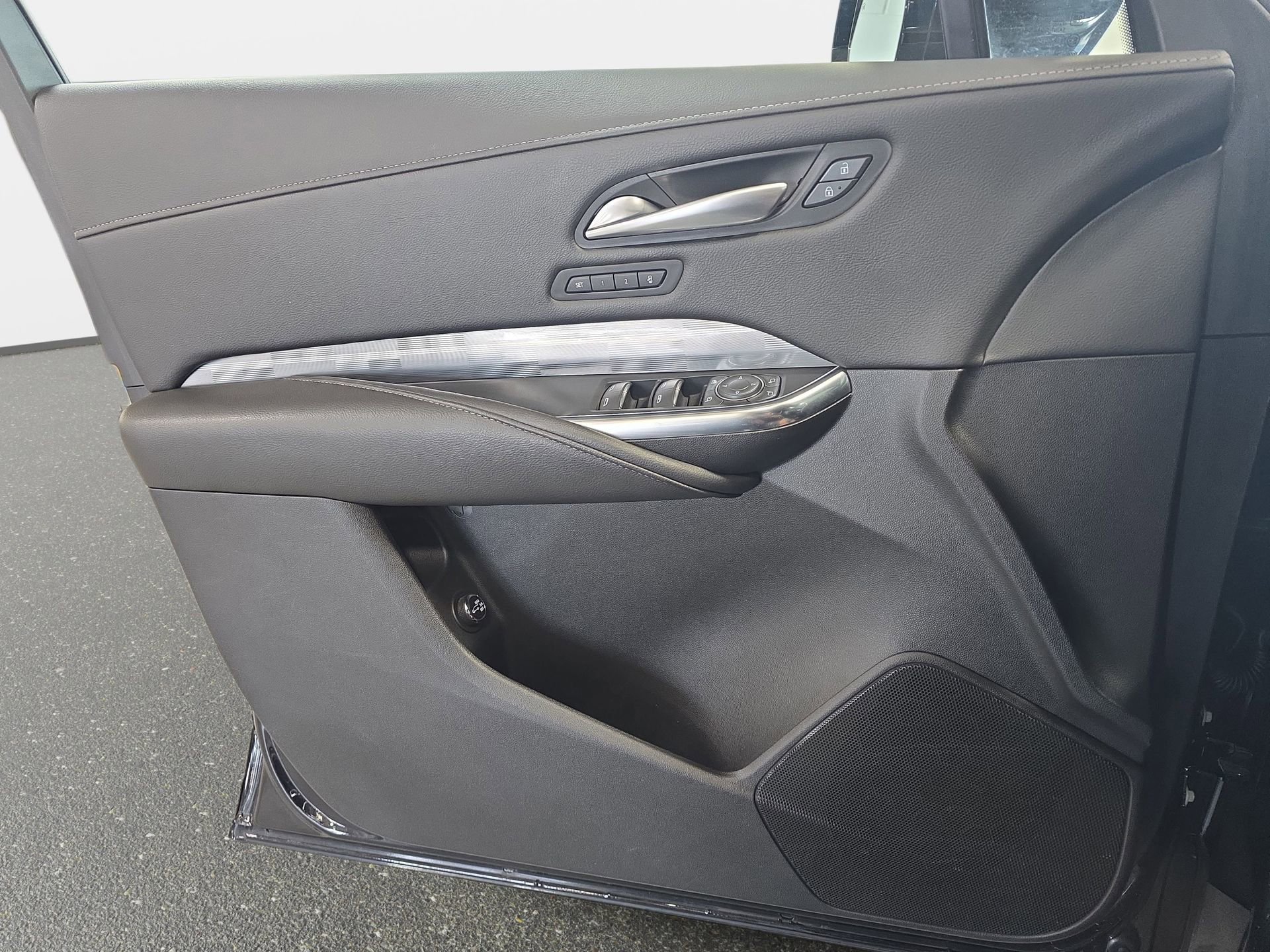 Used 2025 Cadillac XT4 Premium Luxury FWD image 26