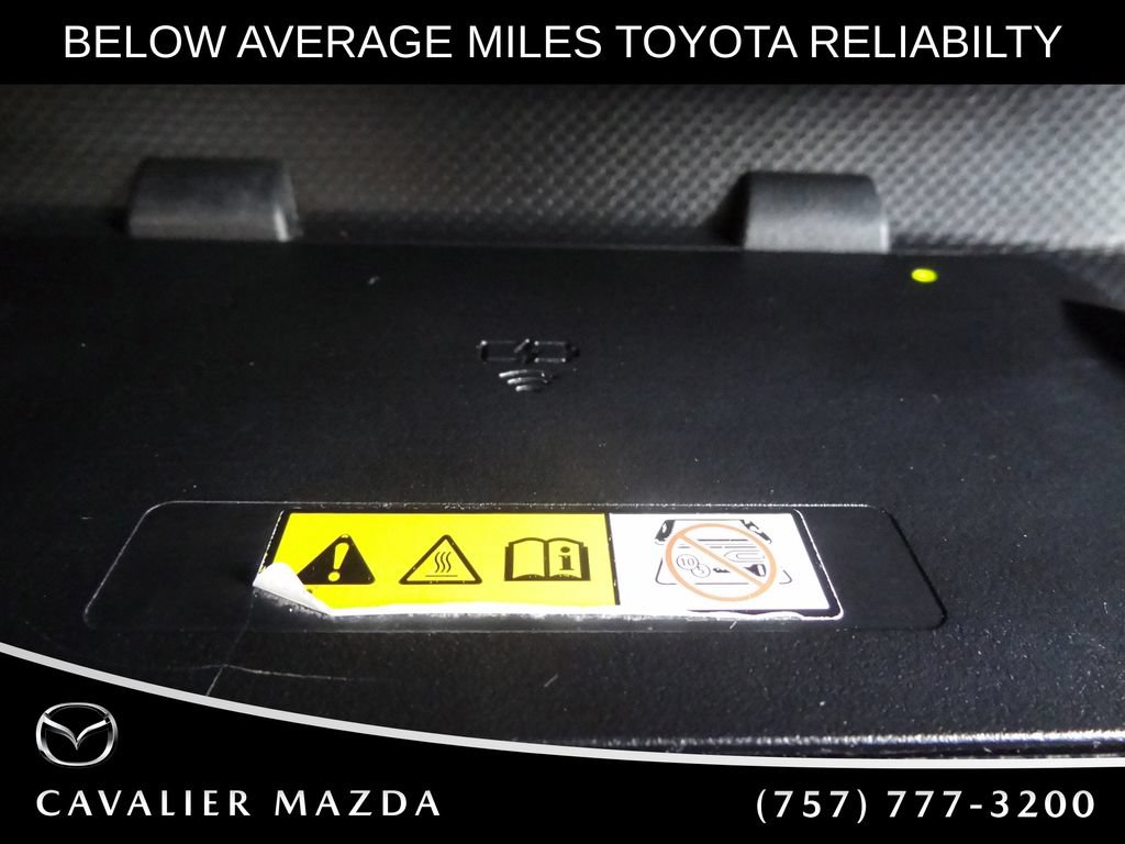 Used 2023 Toyota Highlander XLE AWD/4WD image 39