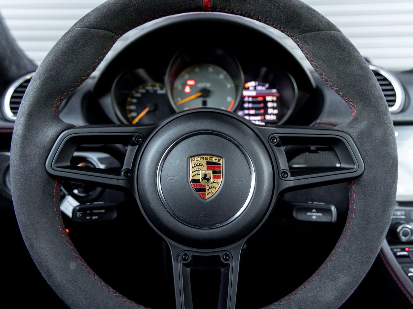 Certified 2020 Porsche 718 Cayman GT4 RWD image 14