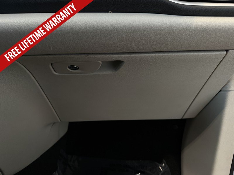 Used 2023 Chrysler Pacifica Touring-L FWD image 47