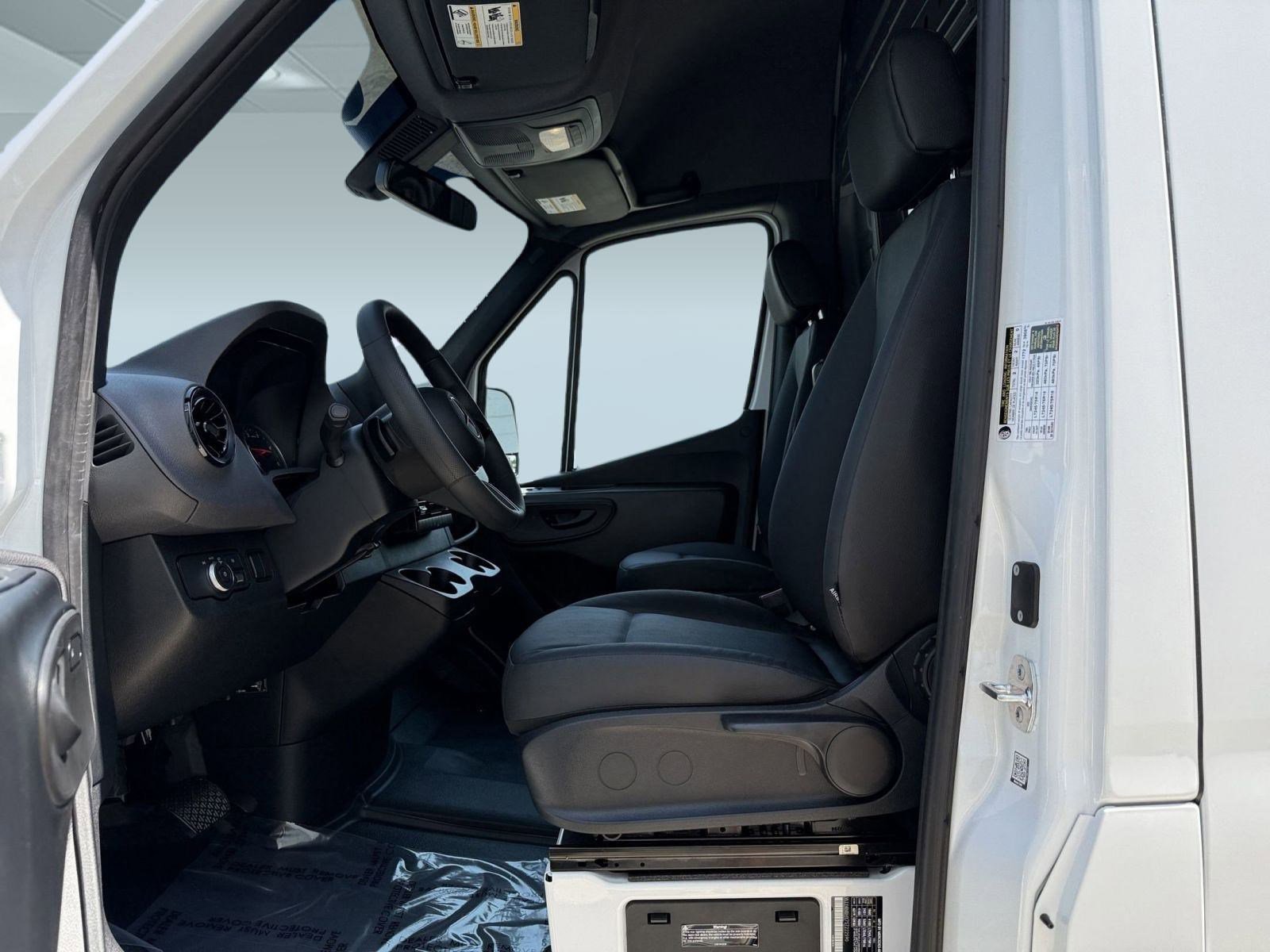 New 2025 Mercedes-Benz Sprinter 2500 image 4