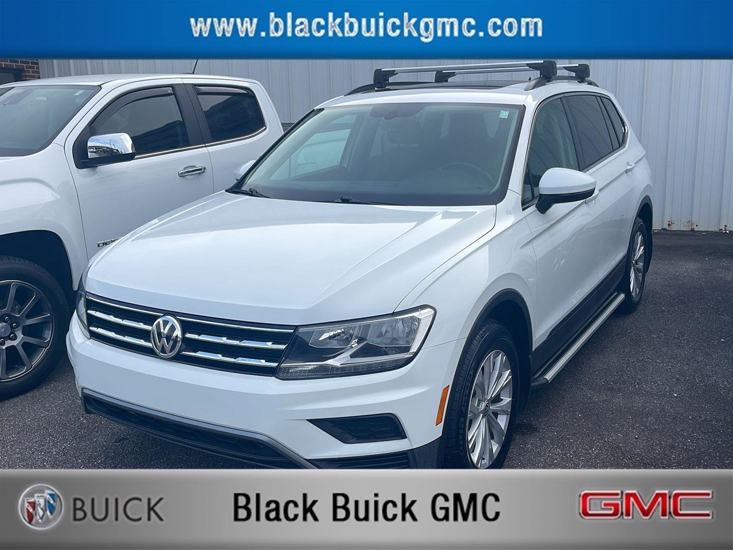 Used 2019 Volkswagen Tiguan SE w/ Panoramic Sunroof Package image 1