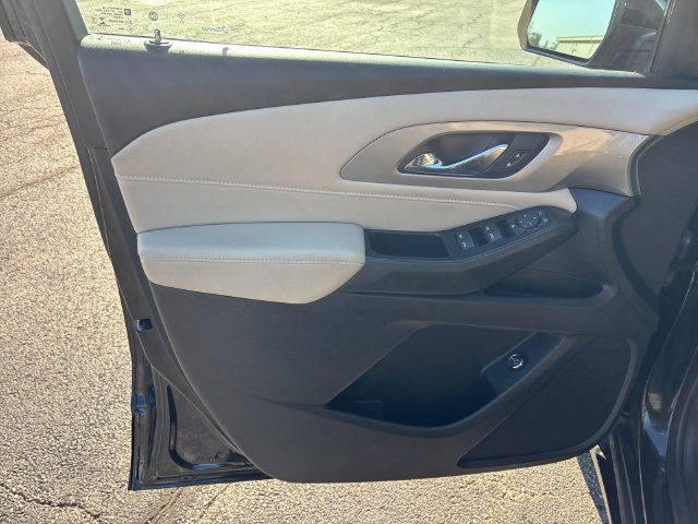 Used 2022 Chevrolet Traverse LT AWD/4WD image 11