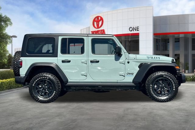 Used 2023 Jeep Wrangler Unlimited AWD/4WD image 3
