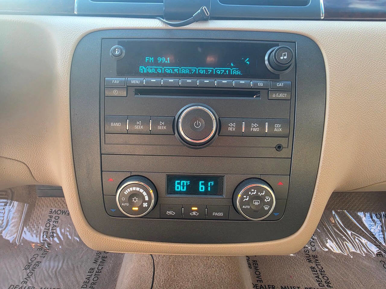 Used 2009 Buick Lucerne CXL w/ Driver Confidence Package image 36