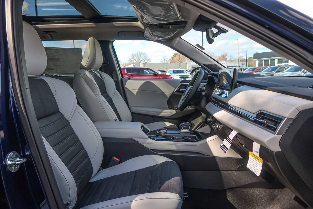 New 2026 Mitsubishi Outlander SE FWD image 17