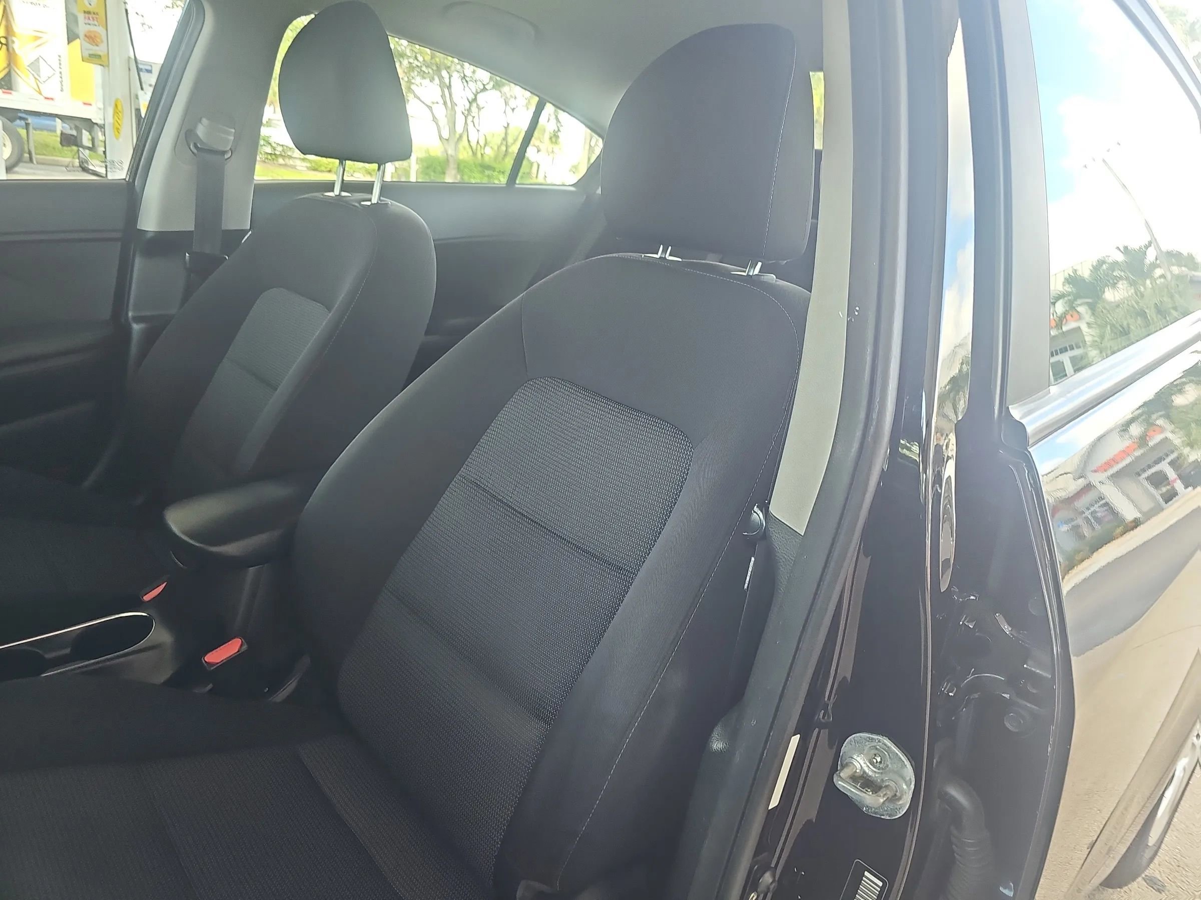 Used 2018 Kia Forte LX FWD image 27