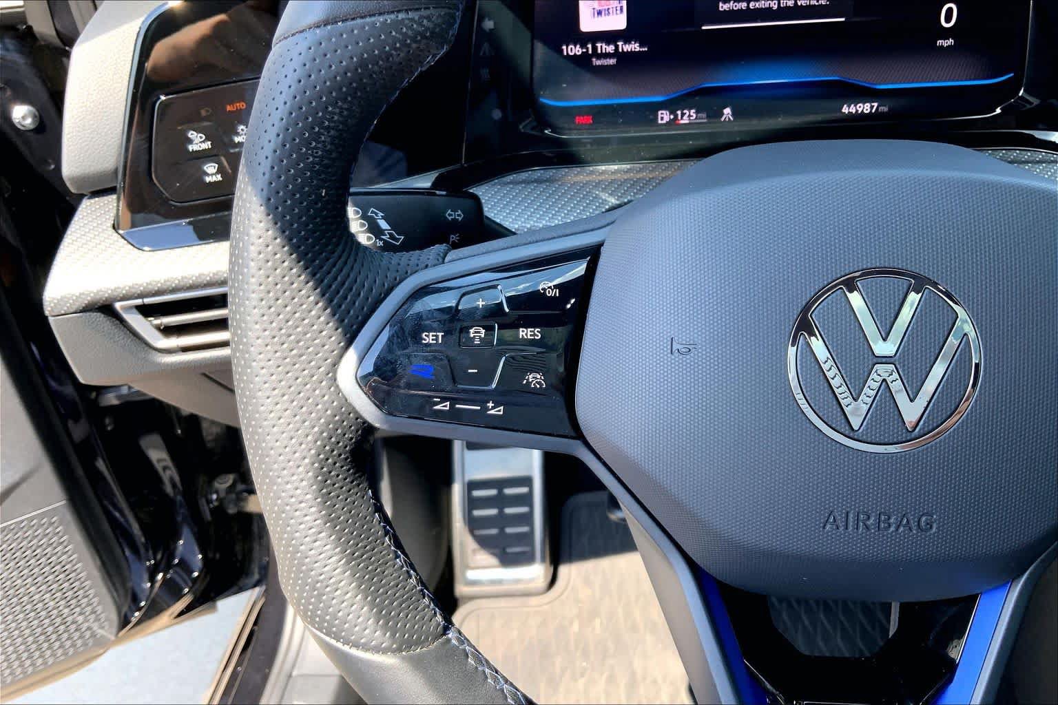 Used 2024 Volkswagen Golf R AWD/4WD image 21