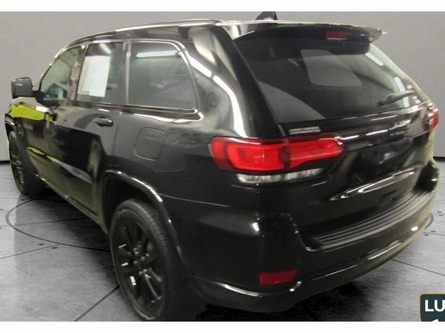 Used 2020 Jeep Grand Cherokee Altitude image 2