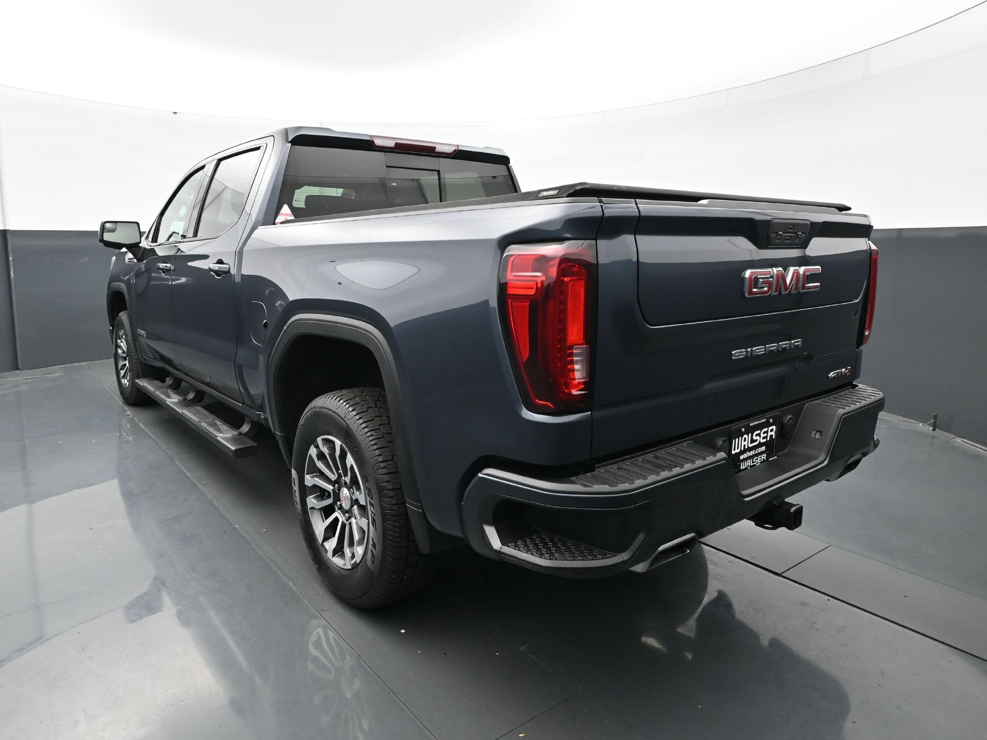 Used 2021 GMC Sierra 1500 AT4 w/ Off-Road Performance Package AWD/4WD image 4