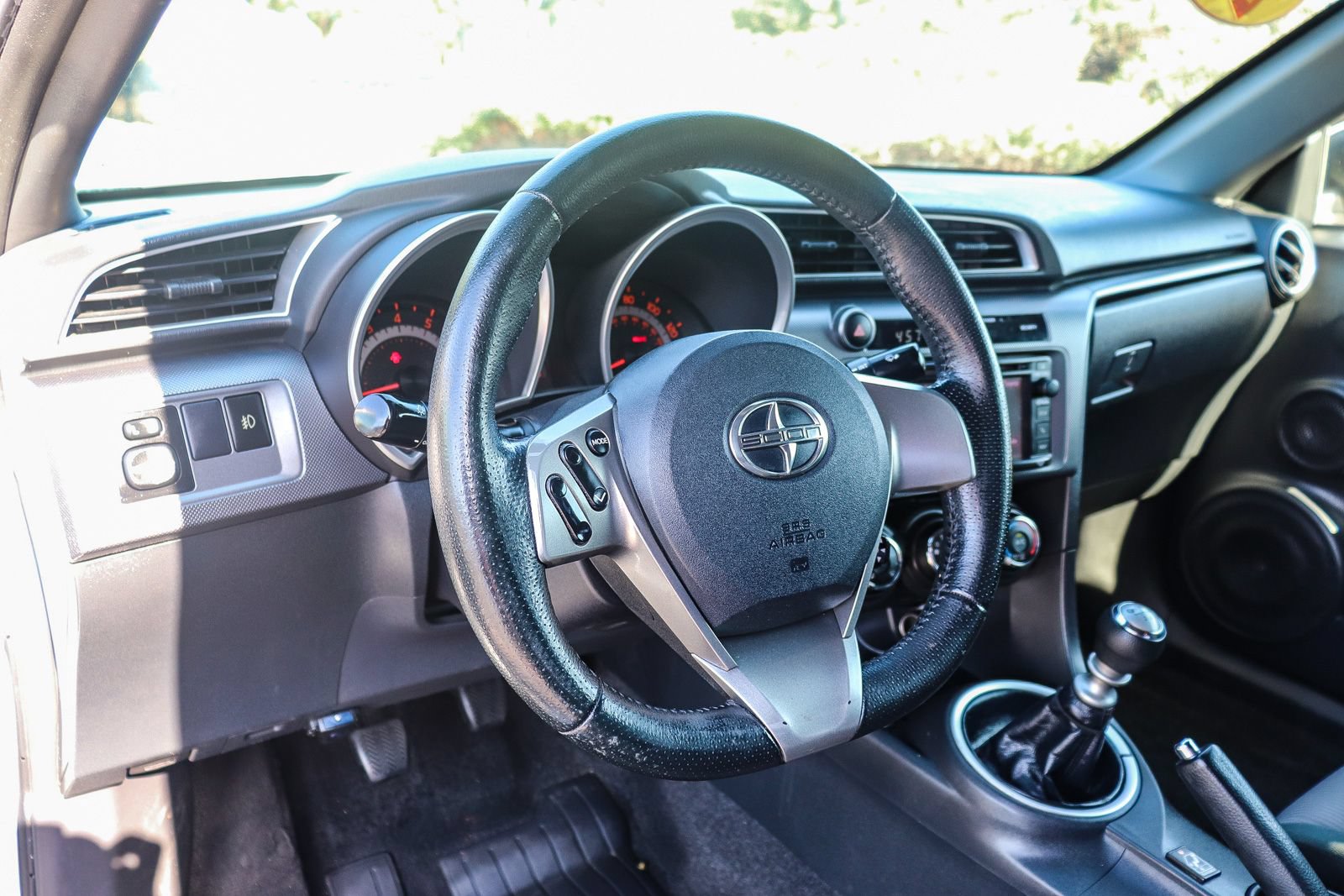 Used 2015 Scion tC FWD image 15