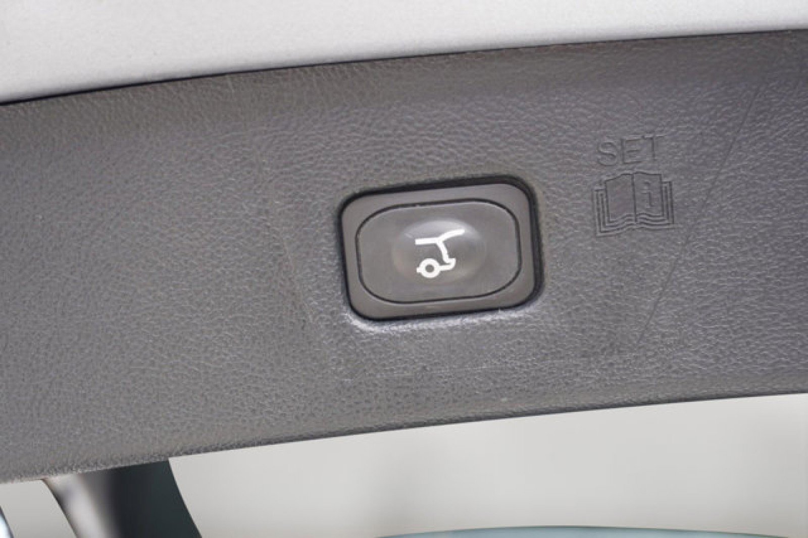 Used 2022 Ford Edge Titanium w/ Equipment Group 301A image 10