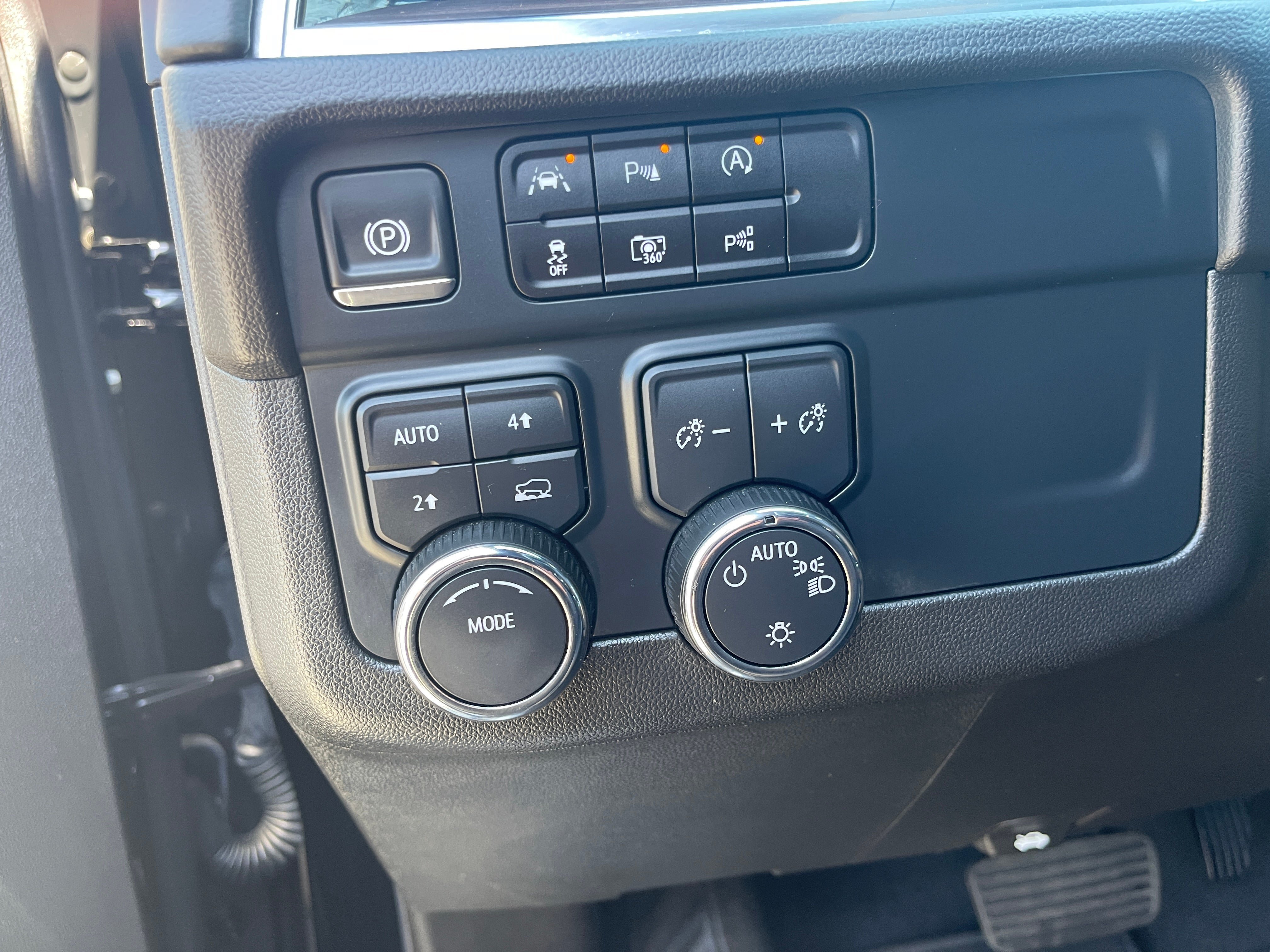 Used 2025 Chevrolet Tahoe LT AWD/4WD image 10