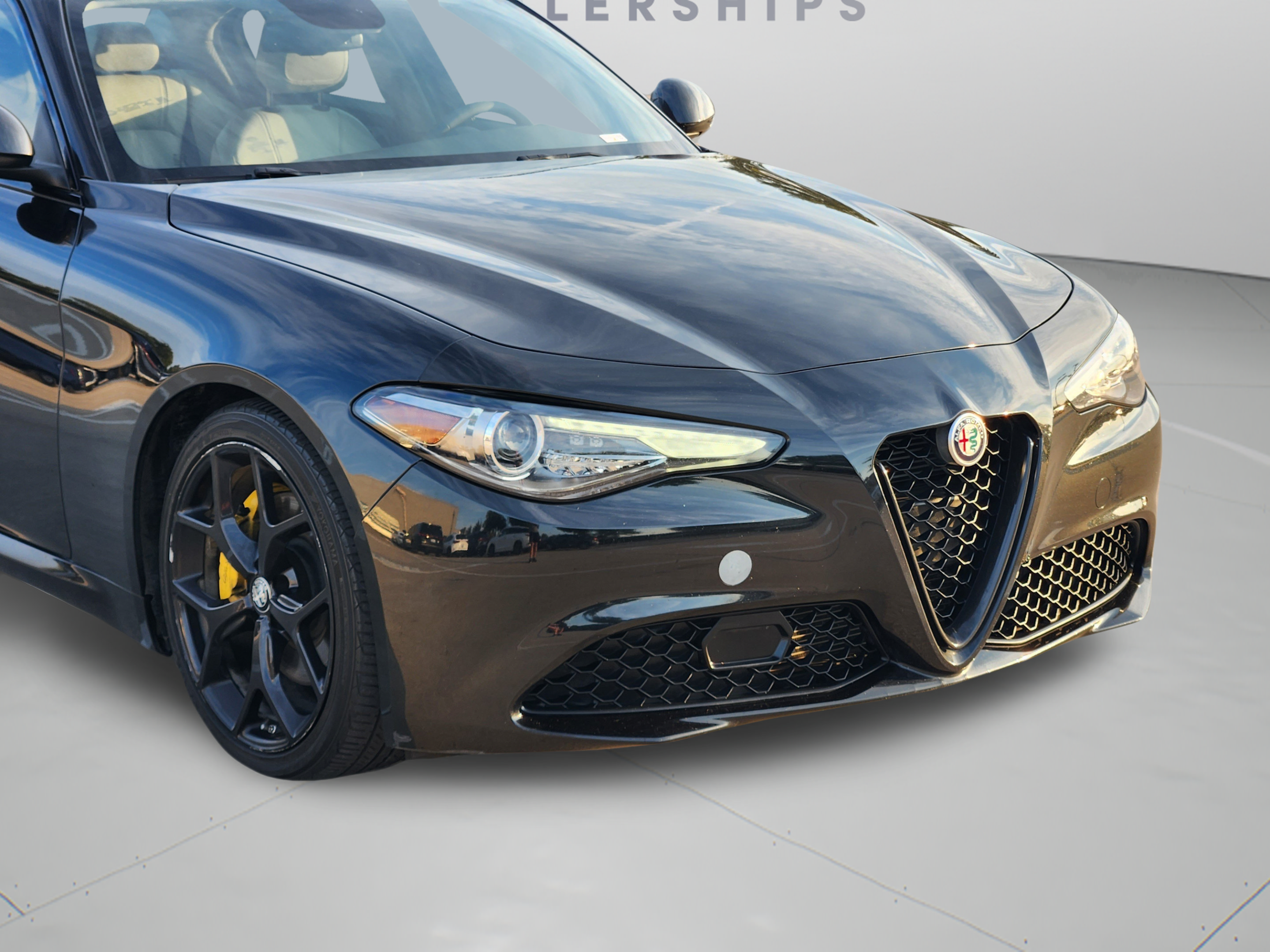 Used 2019 Alfa Romeo Giulia w/ Nero Edizione RWD image 34