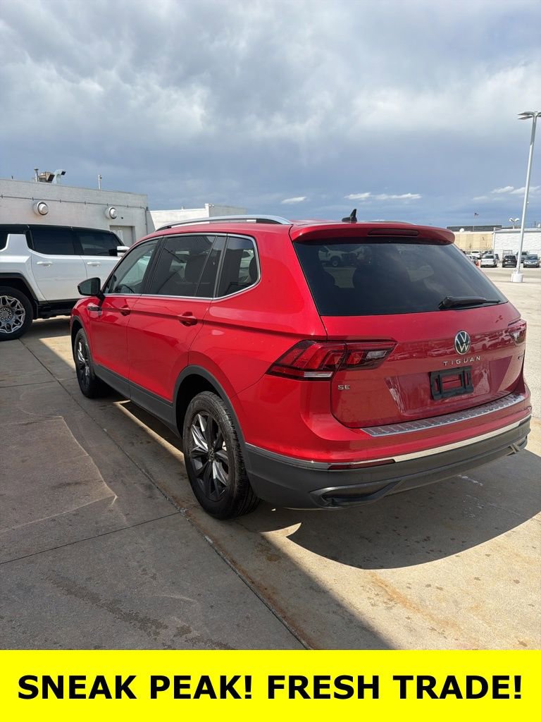 Certified 2022 Volkswagen Tiguan SE w/ Panoramic Sunroof Package AWD/4WD image 4